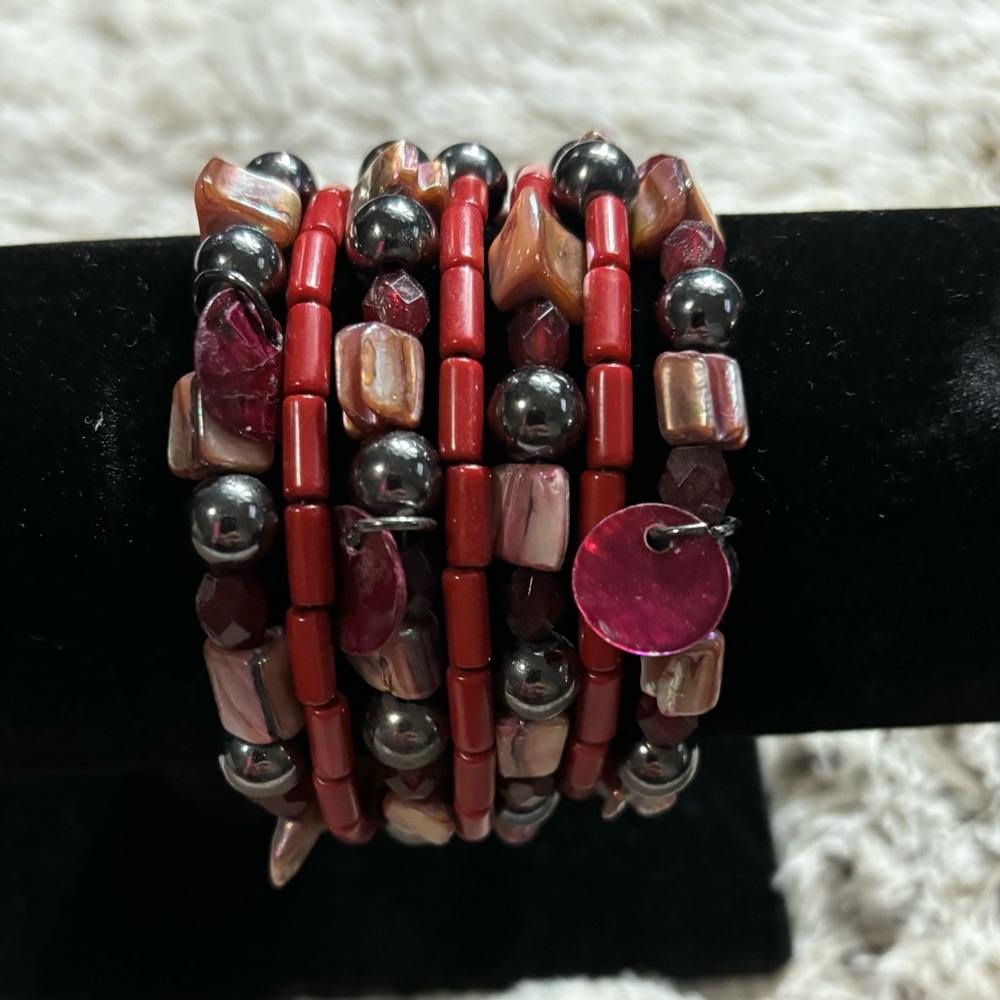 Memory Twist On Bracelet One Size Previously Owned abut Never Worn
